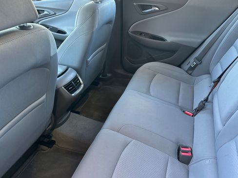 Used 2017 Chevrolet Malibu LT FWD image 12