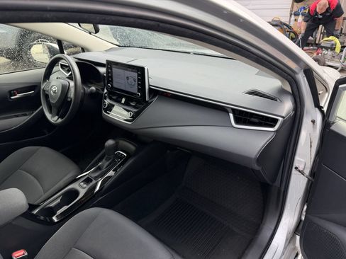 Used 2021 Toyota Corolla LE FWD image 16