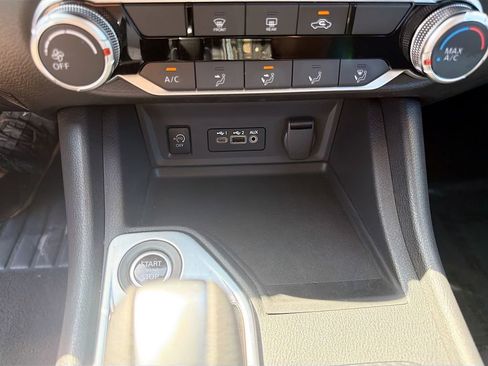 Used 2025 Nissan Sentra SV FWD image 27