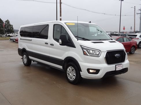 Used 2023 Ford Transit 350 XLT image 3