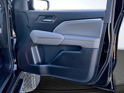 Used 2025 Chevrolet Colorado ZR2 w/ ZR2 Bison Edition image 25