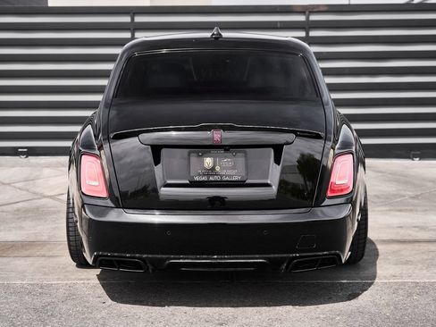 Used 2023 Rolls-Royce Phantom Sedan RWD image 24