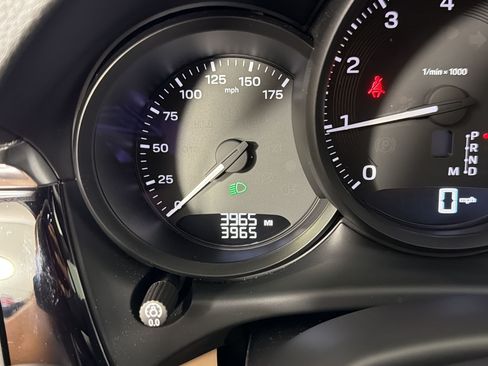 Certified 2026 Porsche Macan AWD/4WD image 19