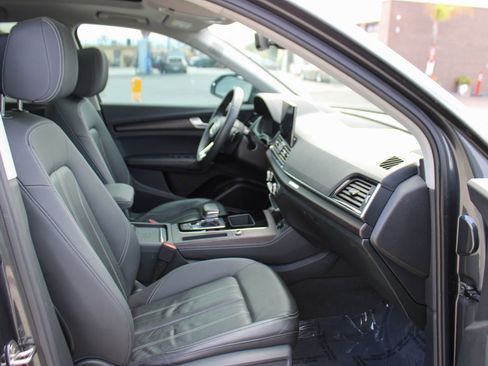 Used 2021 Audi Q5 Premium Plus w/ Premium Plus Package image 18