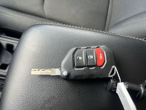 Used 2019 Jeep Wrangler Unlimited Sahara image 70