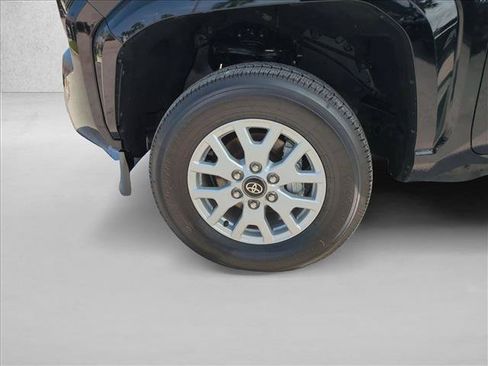 Used 2024 Toyota Tacoma SR5 AWD/4WD image 22