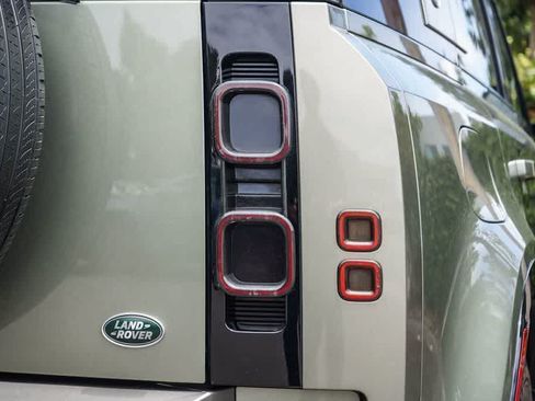 Used 2023 Land Rover Defender 110 X-Dynamic SE AWD/4WD image 7