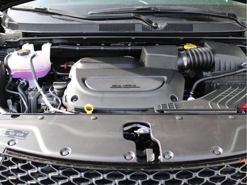 New 2026 Chrysler Pacifica Select image 40