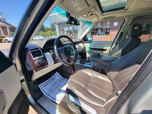Used 2010 Land Rover Range Rover HSE AWD/4WD image 9