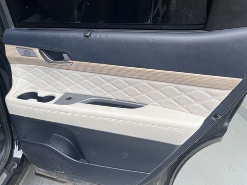 Used 2022 Hyundai Palisade Calligraphy image 9