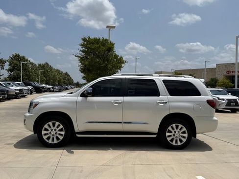 Used 2021 Toyota Sequoia Platinum AWD/4WD image 8