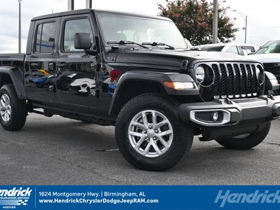 Used 2023 Jeep Gladiator Sport