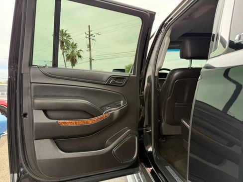 Used 2016 Chevrolet Suburban LTZ RWD image 36