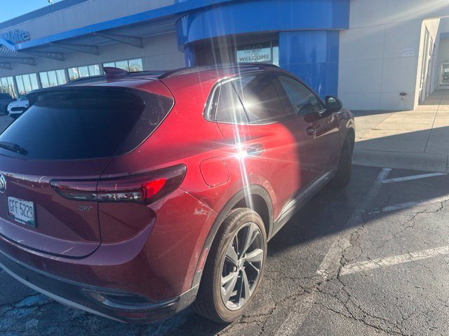 Used 2022 Buick Envision Essence w/ Technology Package II FWD image 2