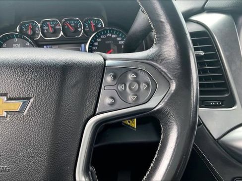 Used 2018 Chevrolet Suburban LT RWD image 12
