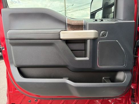 Used 2022 Ford F350 Lariat w/ Lariat Ultimate Package AWD/4WD image 31