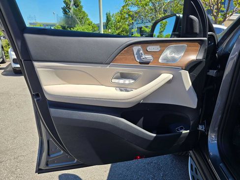 Used 2024 Mercedes-Benz GLS 450 4MATIC image 22