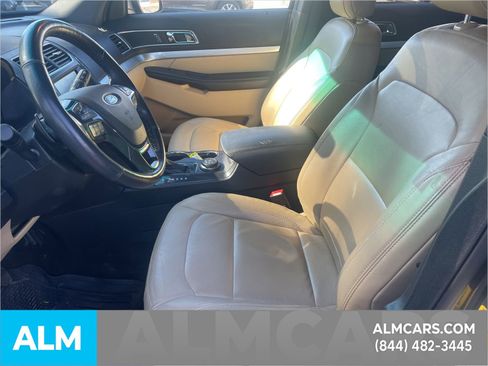 Used 2016 Ford Explorer XLT w/ Equipment Group 202A image 11