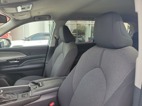 Used 2025 Toyota Grand Highlander FWD image 22