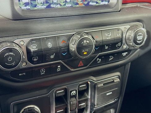 Used 2021 Jeep Wrangler Unlimited Rubicon image 16