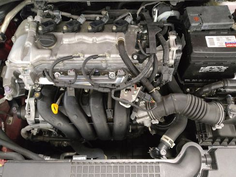 Used 2022 Toyota Corolla LE FWD image 30