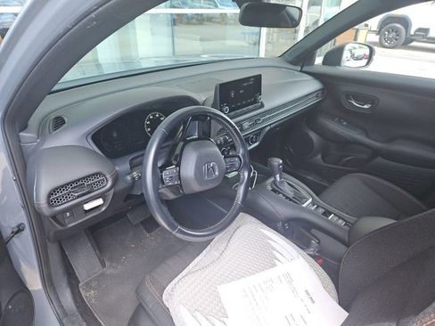 Used 2025 Honda HR-V Sport image 4
