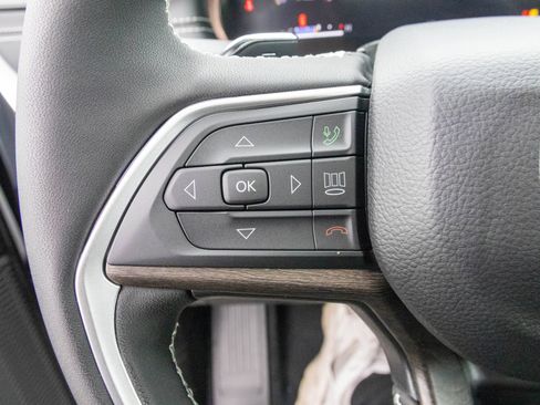 New 2027 Jeep Grand Cherokee Altitude AWD/4WD image 30