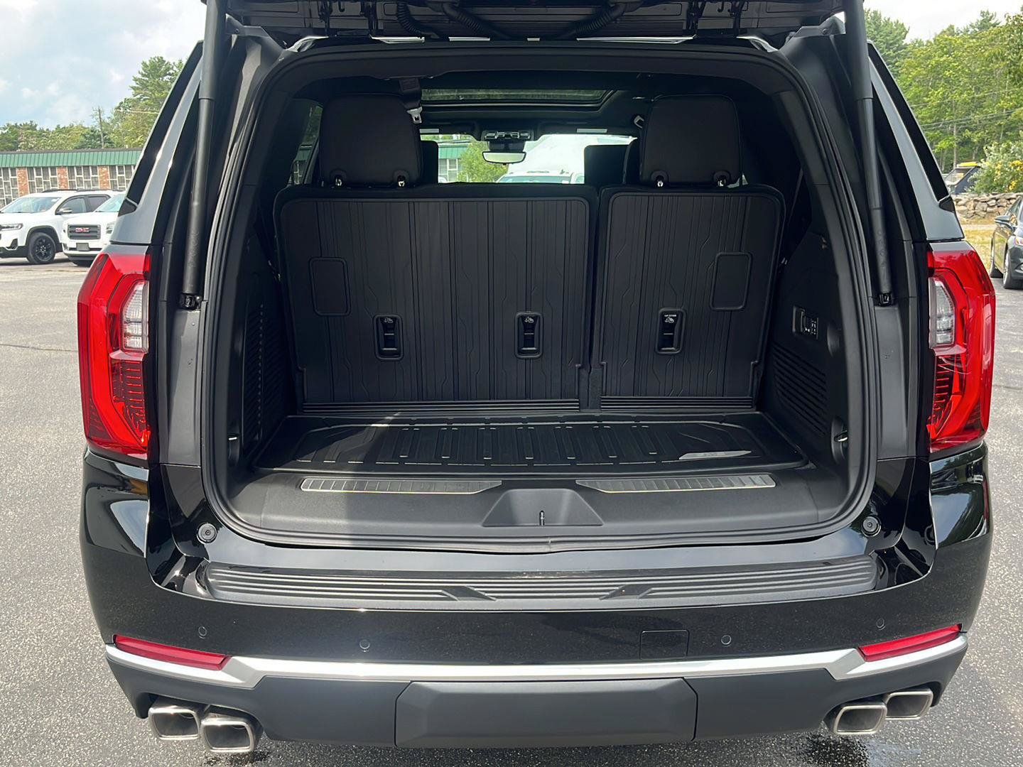 New 2026 GMC Yukon Denali w/ Denali Reserve Package AWD/4WD image 26