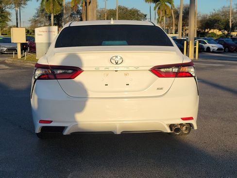 Used 2024 Toyota Camry SE image 5