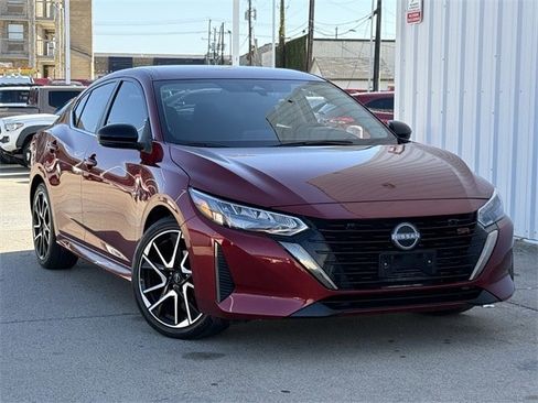 Used 2024 Nissan Sentra SR image 2