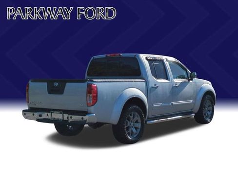 Used 2019 Nissan Frontier SL RWD image 5