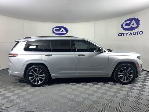 Used 2022 Jeep Grand Cherokee L Overland w/ Luxury Tech Group IV image 2