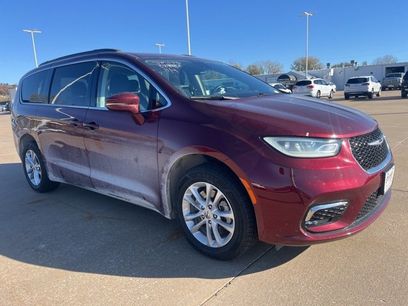 Used 2021 Chrysler Pacifica Touring w/ Cold Weather Group