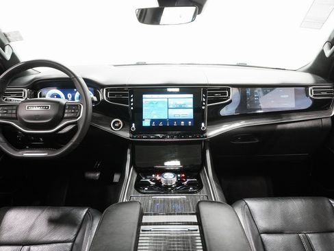 Used 2022 Jeep Wagoneer Series III w/ Premium Group I image 13