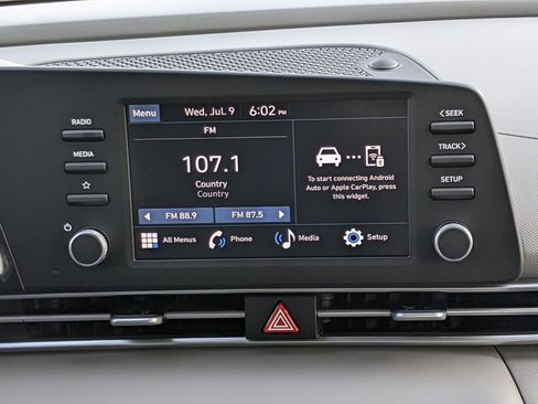 New 2025 Hyundai Elantra SE image 16