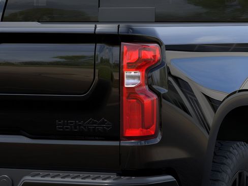 New 2026 Chevrolet Silverado 1500 High Country w/ Midnight Edition AWD/4WD image 11
