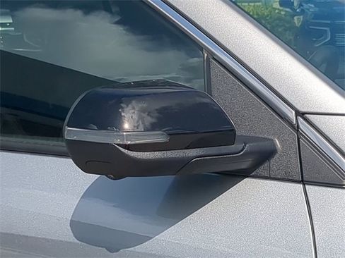 New 2025 Chevrolet Traverse LT w/ Enhanced Driving Package image 12