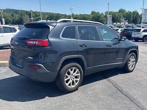 Used 2016 Jeep Cherokee Latitude w/ Safety/Convenience Group AWD/4WD image 8