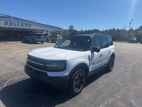 Used 2025 Ford Bronco Sport Outer Banks w/ Outer Banks Tech Package+ AWD/4WD image 17