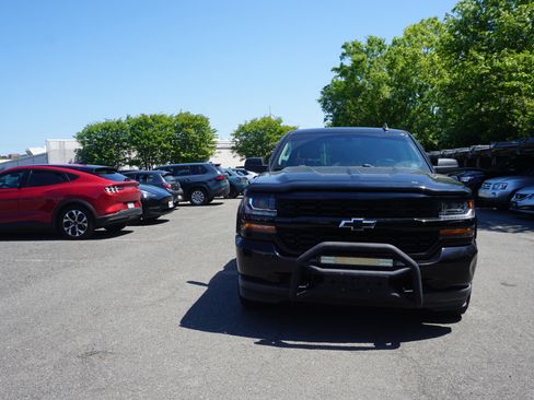 Used 2018 Chevrolet Silverado 1500 Custom w/ Custom Value Package AWD/4WD image 2