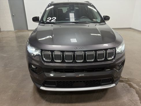 Used 2022 Jeep Compass Limited image 33