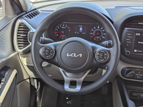 Certified 2022 Kia Soul LX image 16