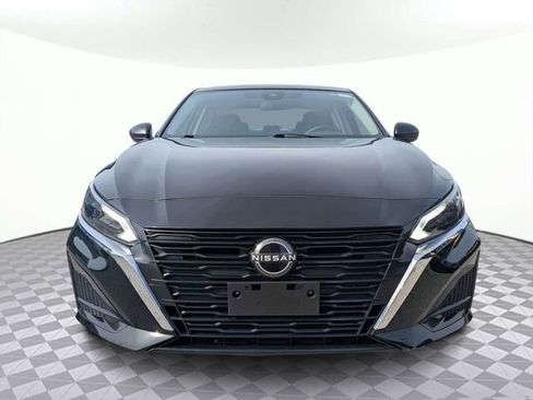 Used 2025 Nissan Altima 2.5 SV FWD image 8