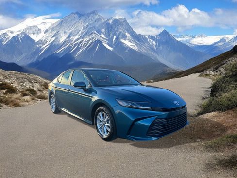 Certified 2025 Toyota Camry LE image 7