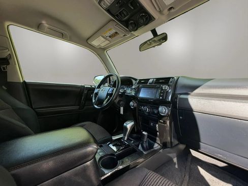 Used 2018 Toyota 4Runner TRD Off-Road AWD/4WD image 26