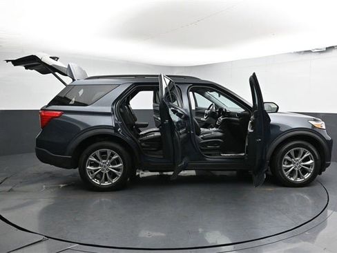 Used 2022 Ford Explorer XLT w/ Equipment Group 202A image 40