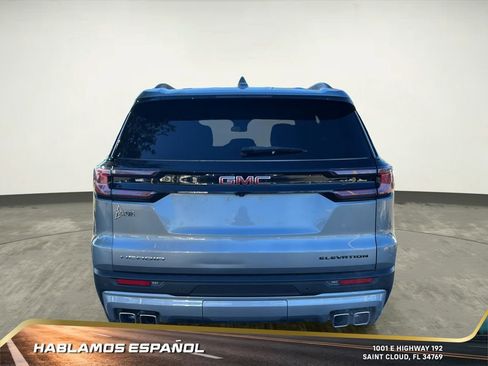 Used 2025 GMC Acadia Elevation image 5