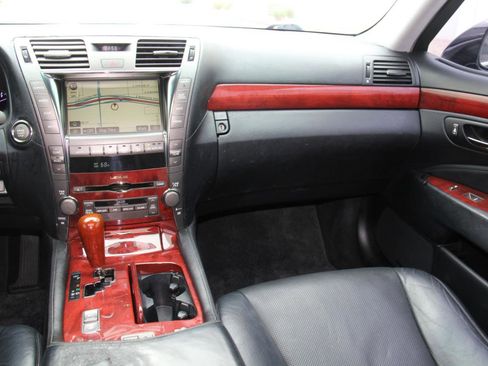 Used 2007 Lexus LS 460 Luxury image 10
