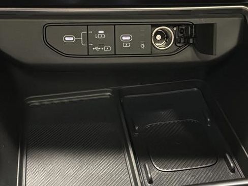 Used 2025 Kia Carnival SX Prestige FWD image 34