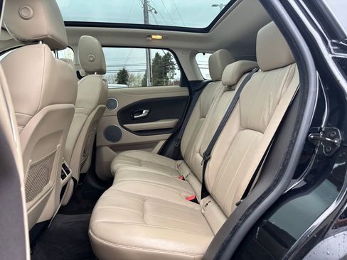 Used 2017 Land Rover Range Rover Evoque SE AWD/4WD image 19